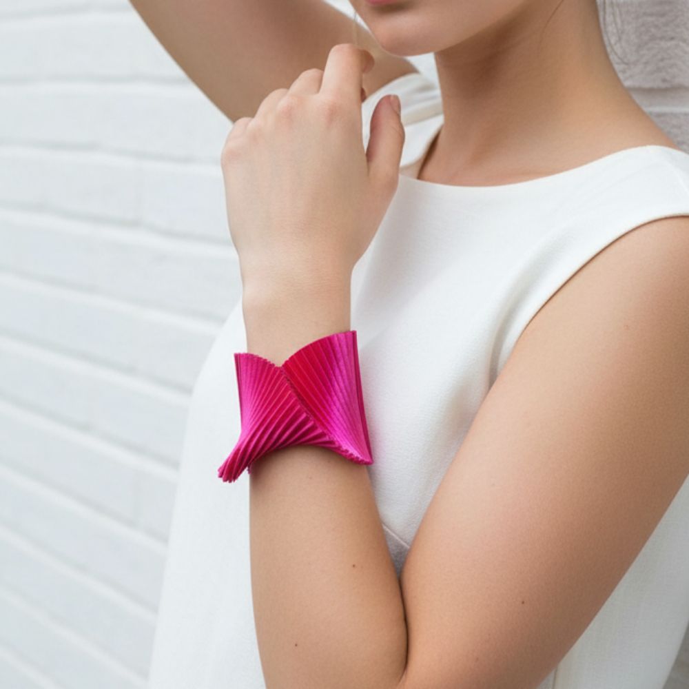 Satin Pleated Bracelet Shell Fuchsia SH-FU