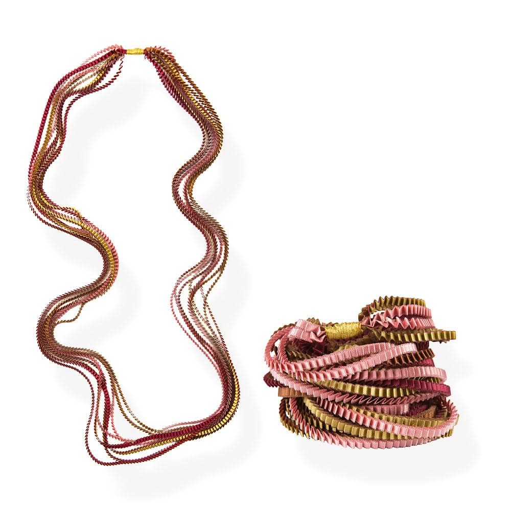Satin Pleated Necklace Essilp Puce Burgundy Gold K327 - Anthos Crafts