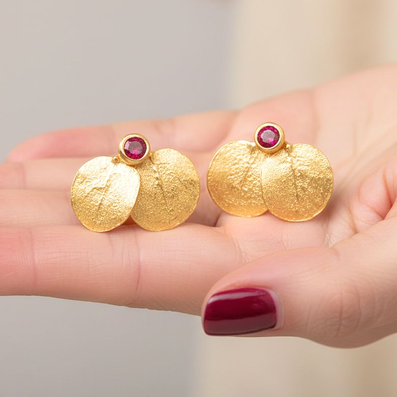 Χειροποίητα Επίχρυσα Ασημένια Σκουλαρίκια Μικρά Φύλλα με Κόκκινα Ζιρκόνια