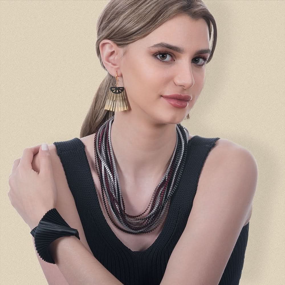 Satin Pleated Necklace Essilp Black, Silver, Burgundy KL16 - Anthos Crafts