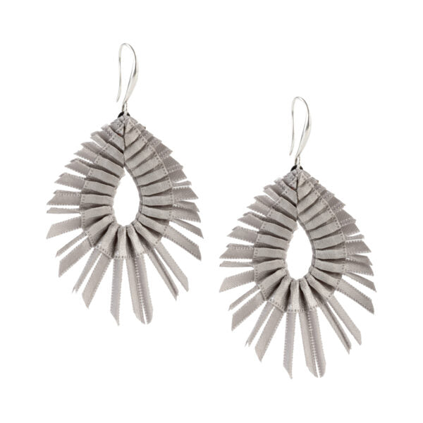 Orecchini plissettati in raso oro DON-E-GO