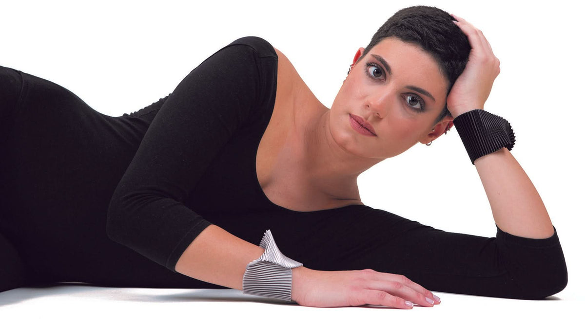 Satin Pleated Bracelet Shell Black SH-BLA - Anthos Crafts